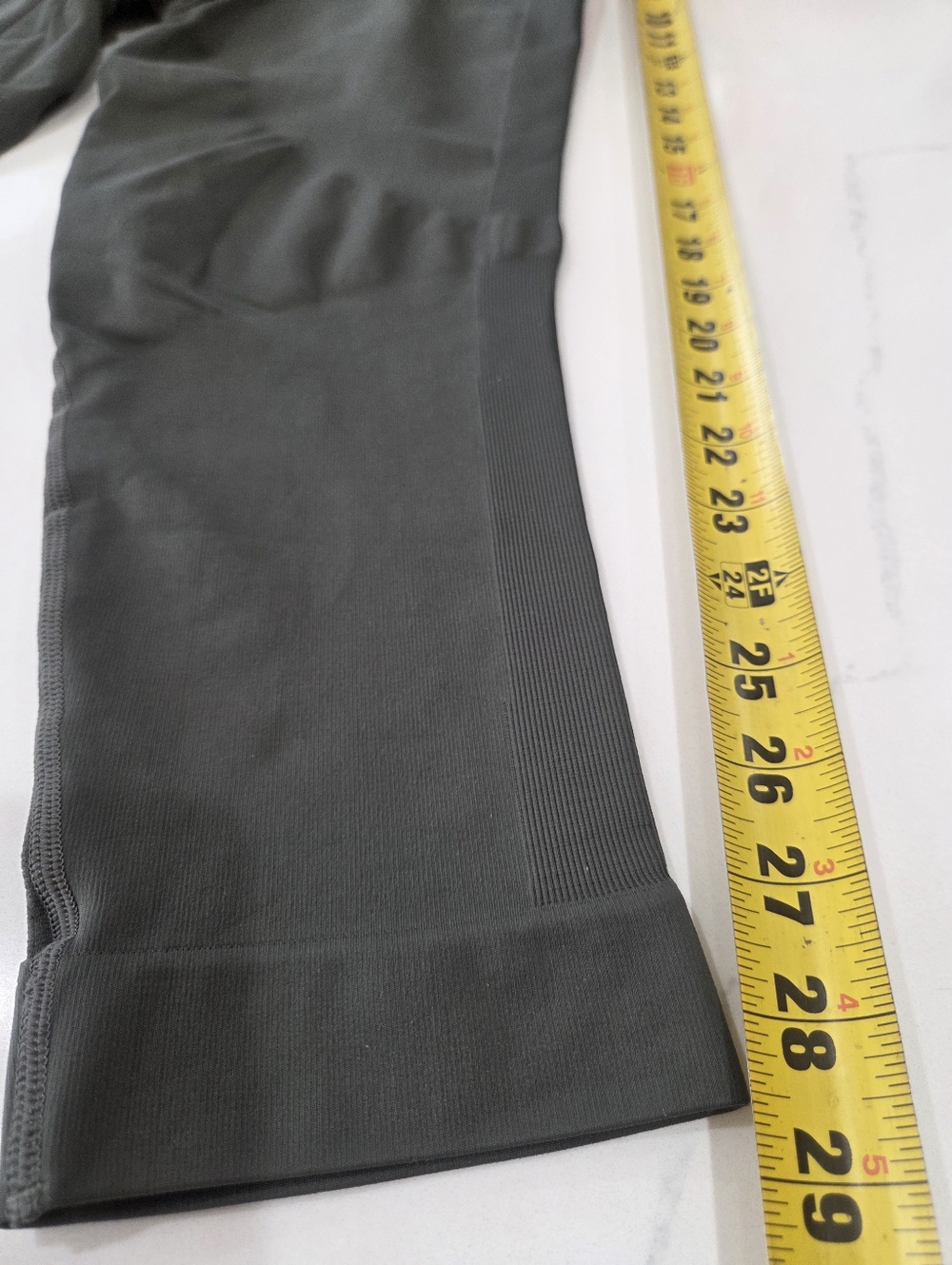 Lululemon Zone In Crop Dark Slate fit size 10 rare - Picture 11 of 13